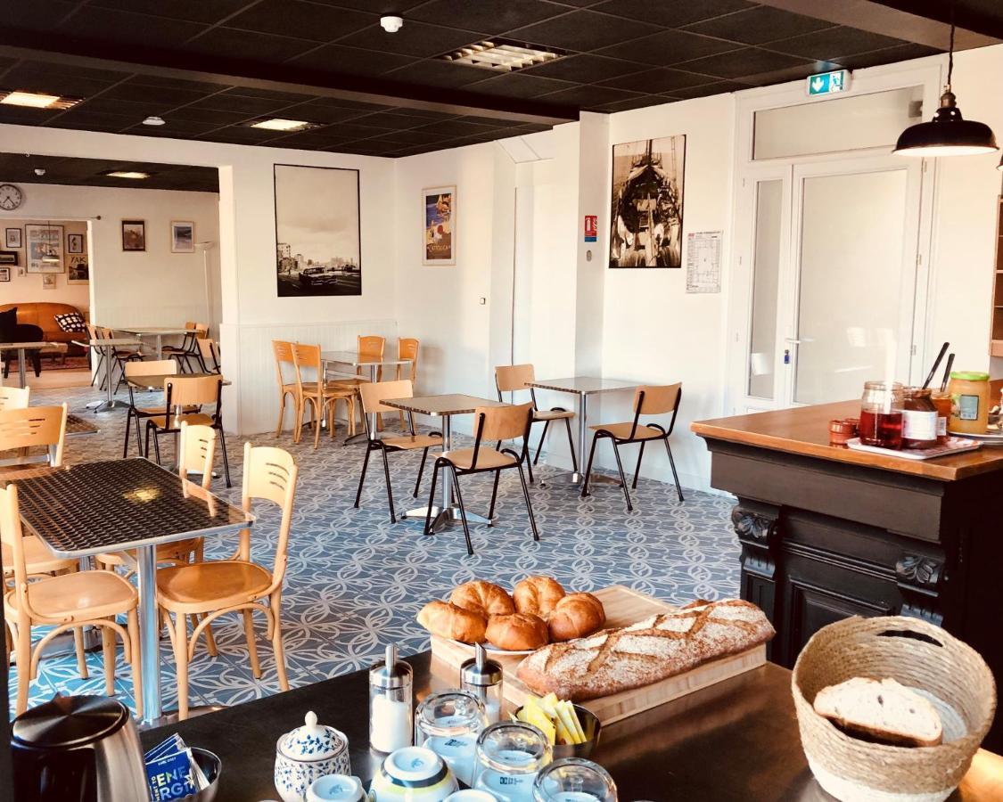 Les Baigneurs Hotel Сен-Жил-Кроа-дьо-Ви Екстериор снимка